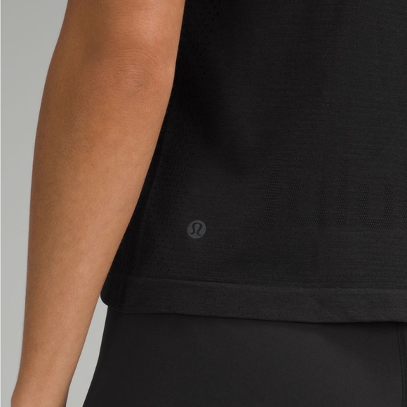 Lululemon Train to Be Short-Sleeve Shirt in White Size 6 Breathable Training Top - Picture 8 of 8